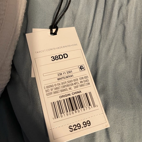 White bikini top…lightly lined - Picture 2 of 3